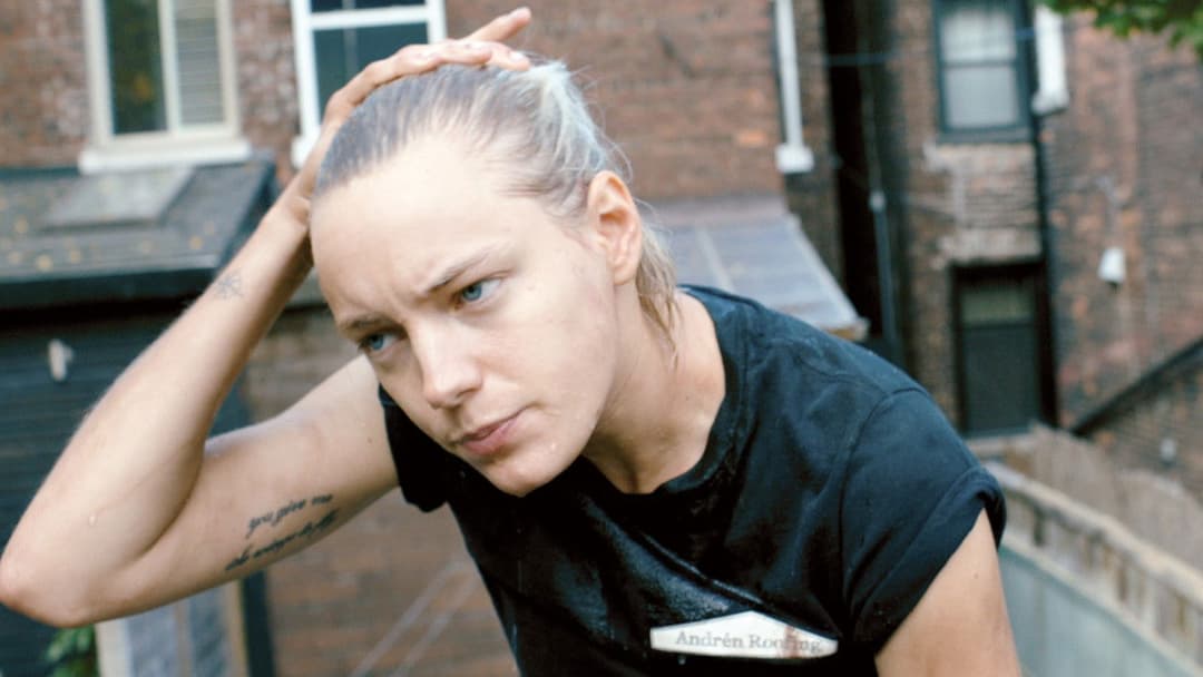 Нижче її губ backdrop 19