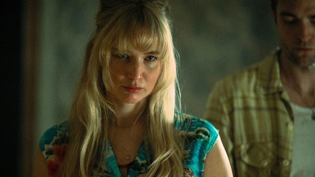 Die My Love backdrop 19