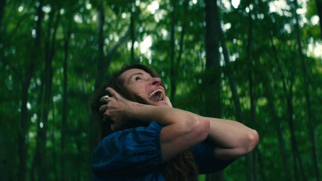 Leave the World Behind backdrop 17