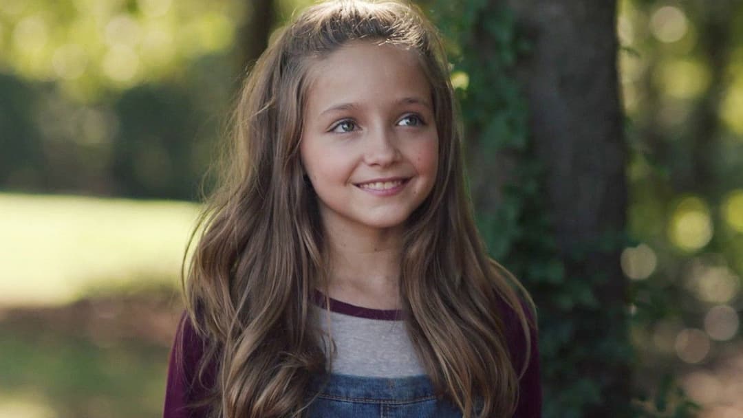 Дівчина, яка вірить у дива backdrop 1