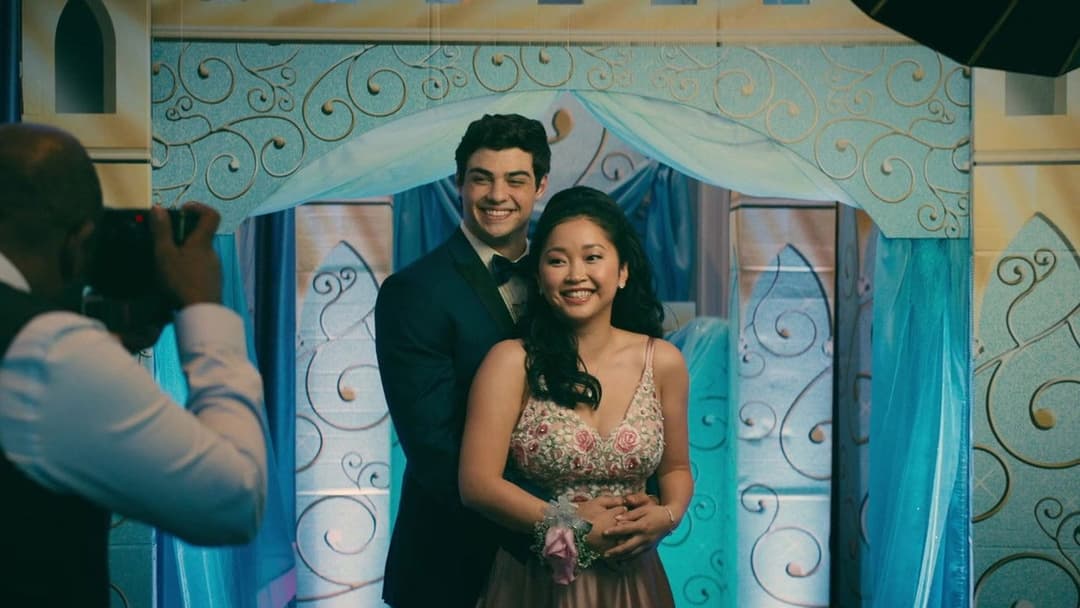 Усім хлопцям: Назавжди твоя backdrop 11