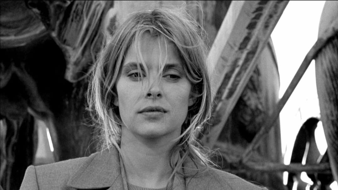 Faraway, So Close! backdrop 5