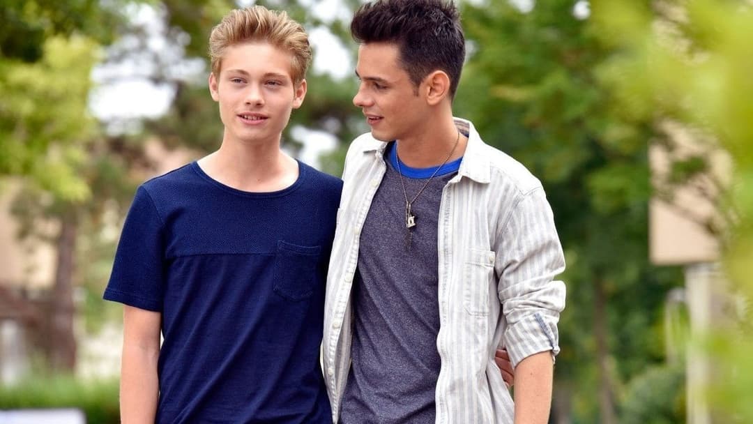 Baisers cachés backdrop 1