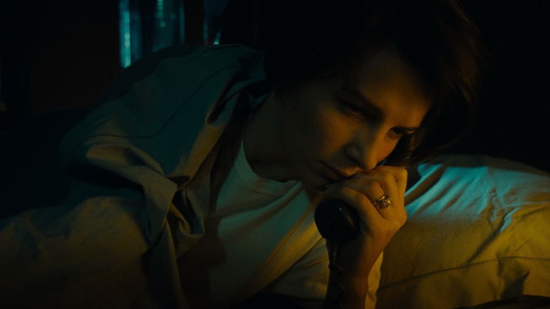 Drei Farben: Blau backdrop 18