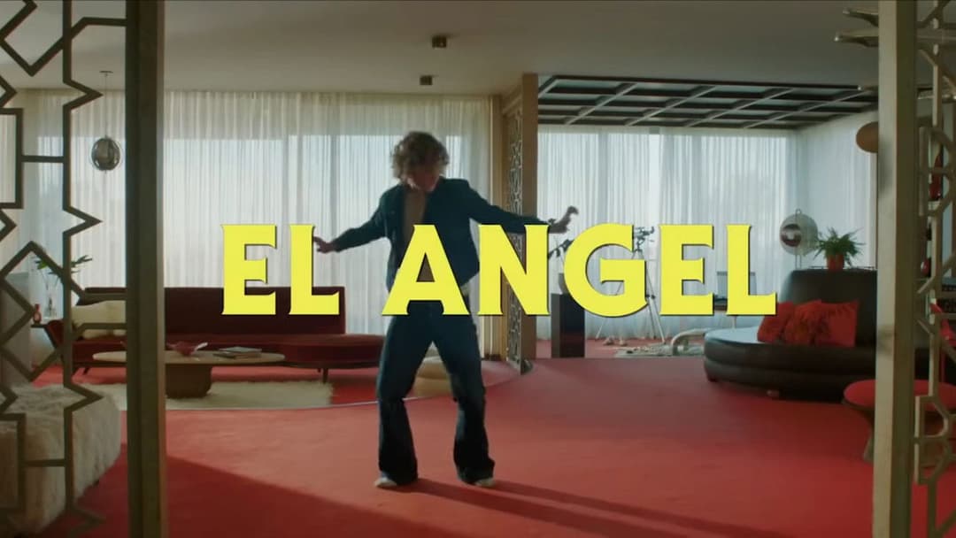 El Angel backdrop 13