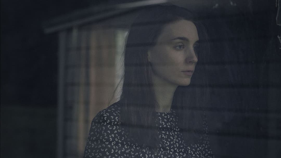 Історія примари backdrop 7