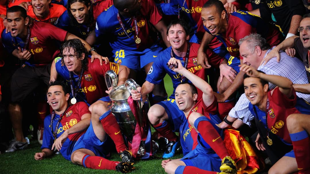 Take the Ball, Pass the Ball – Das Geheimnis des perfekten Fußballs backdrop 1