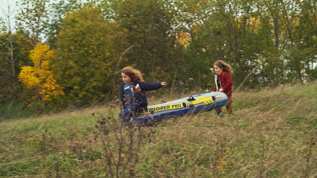 Petite Maman - Als wir Kinder waren backdrop 8