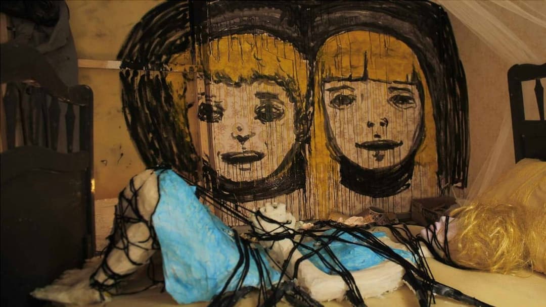 La Casa Lobo - Das Wolfshaus backdrop 3