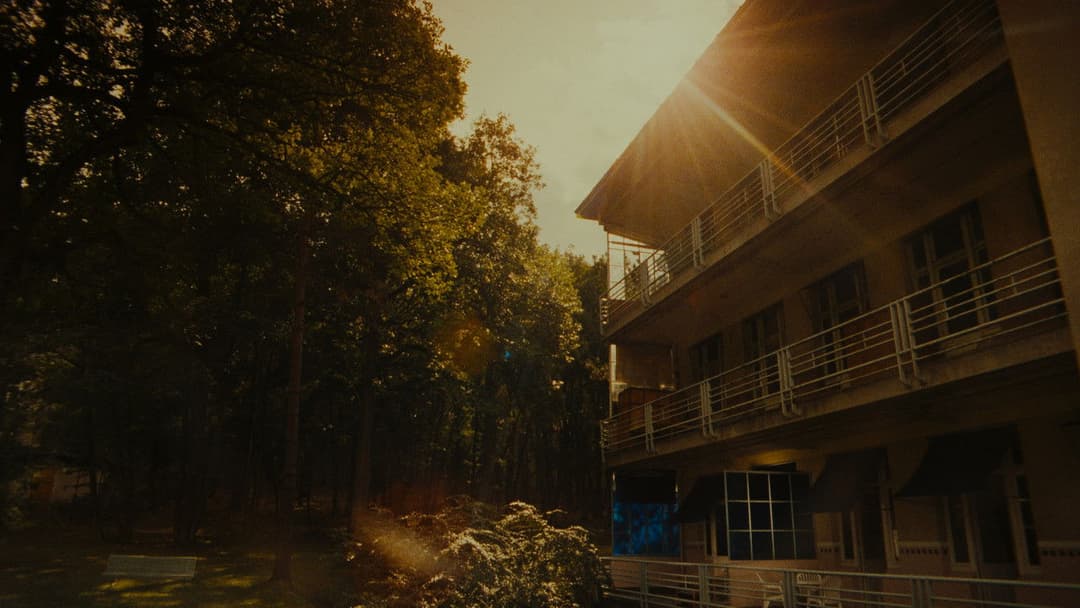 Drei Farben: Blau backdrop 17