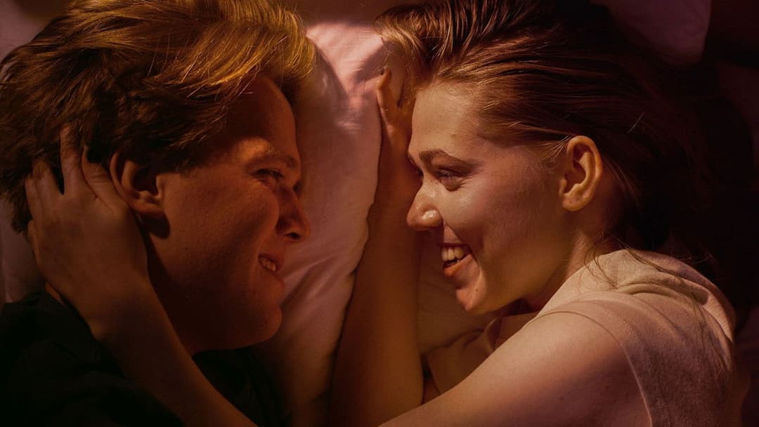 Min første kjærlighet backdrop 3